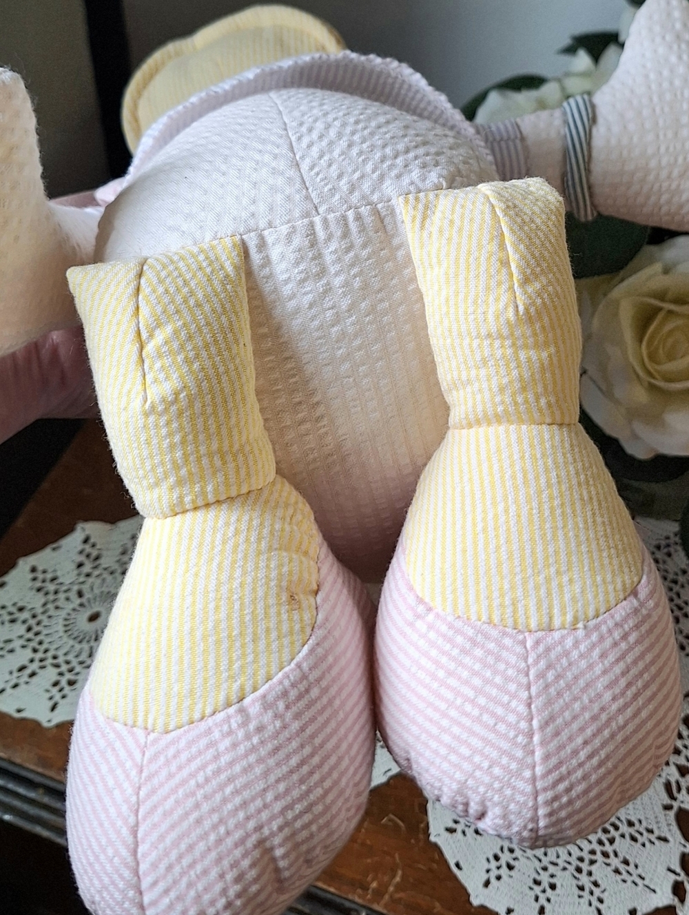 Disney 1990s Daisy Duck Plush In Pastel Seersucker Fabric With Bracelet - Picture 10 of 15